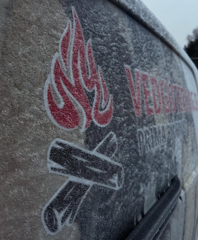 Ved Göteborg logga på skåpbil med frost.